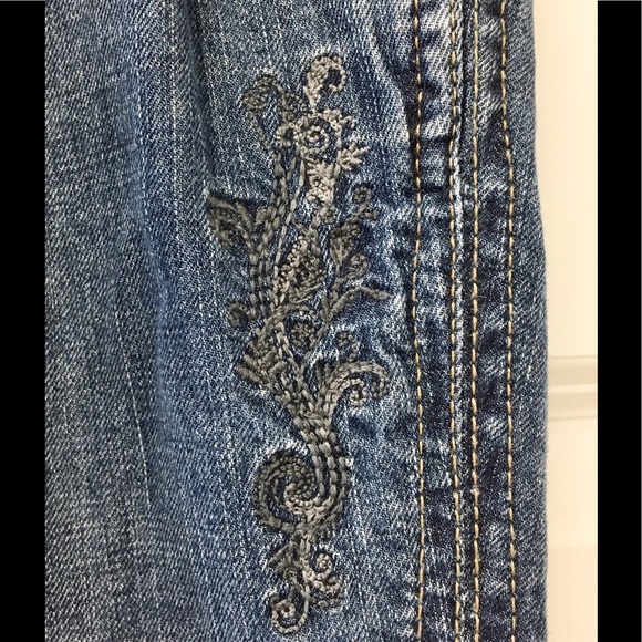 Adorable Eddie Bauer relaxed ๐ fit jeans ๐! - Picture 5 of 8
